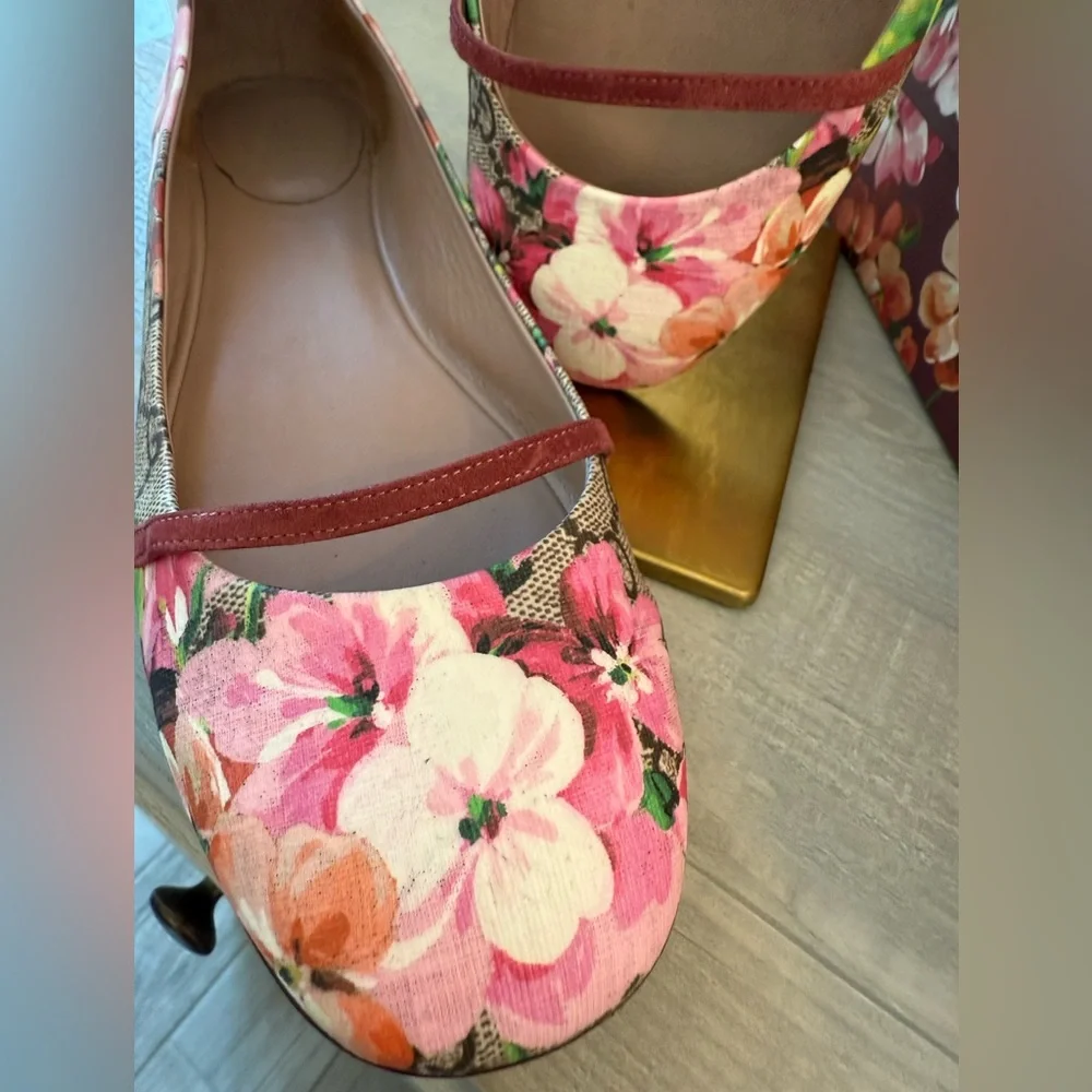 Gucci Pink Floral Flats Size 39+ - Picture 2 of 10